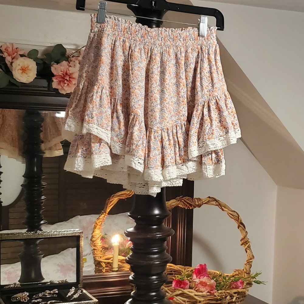 Ambercrombie and Fitch Floral and Lace Mini Skirt XS/S